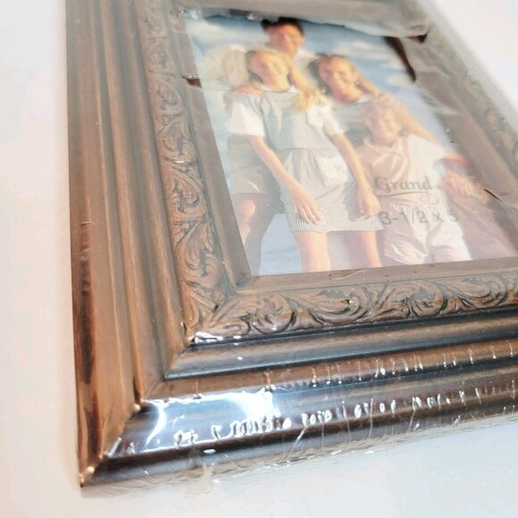 Vtg Grand 3.5 X 5 Photo Freestanding Ornate Wood Frame Made In Thailand - Picture 2 of 5